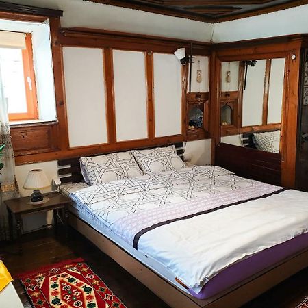 Kulla Dula Guesthouse Gjakova Esterno foto