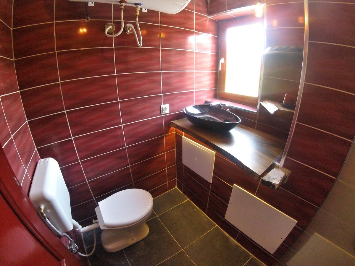 Kulla Dula Guesthouse Gjakova Esterno foto