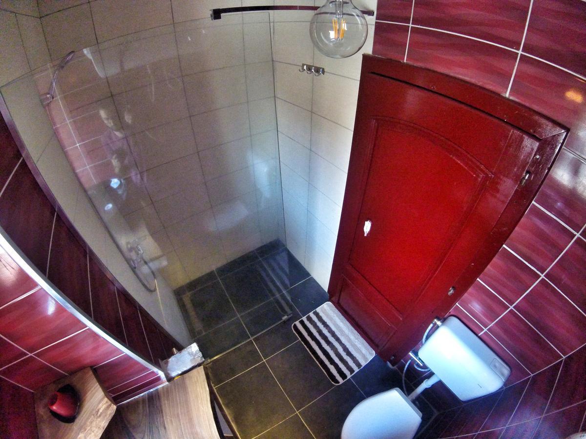 Kulla Dula Guesthouse Gjakova Esterno foto