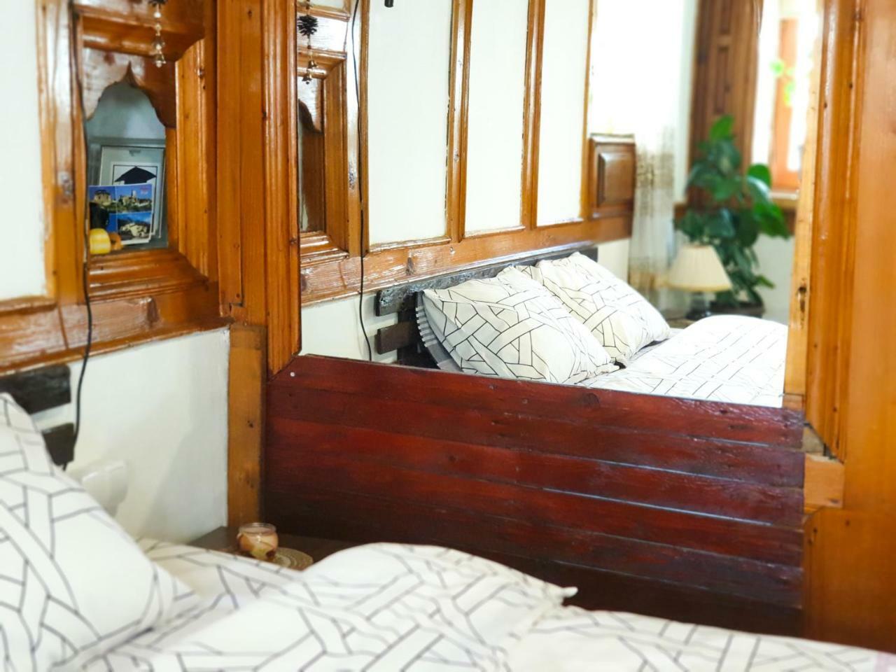 Kulla Dula Guesthouse Gjakova Esterno foto
