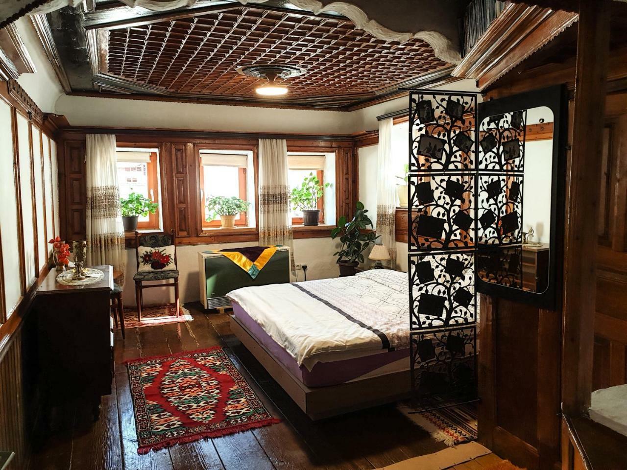 Kulla Dula Guesthouse Gjakova Esterno foto