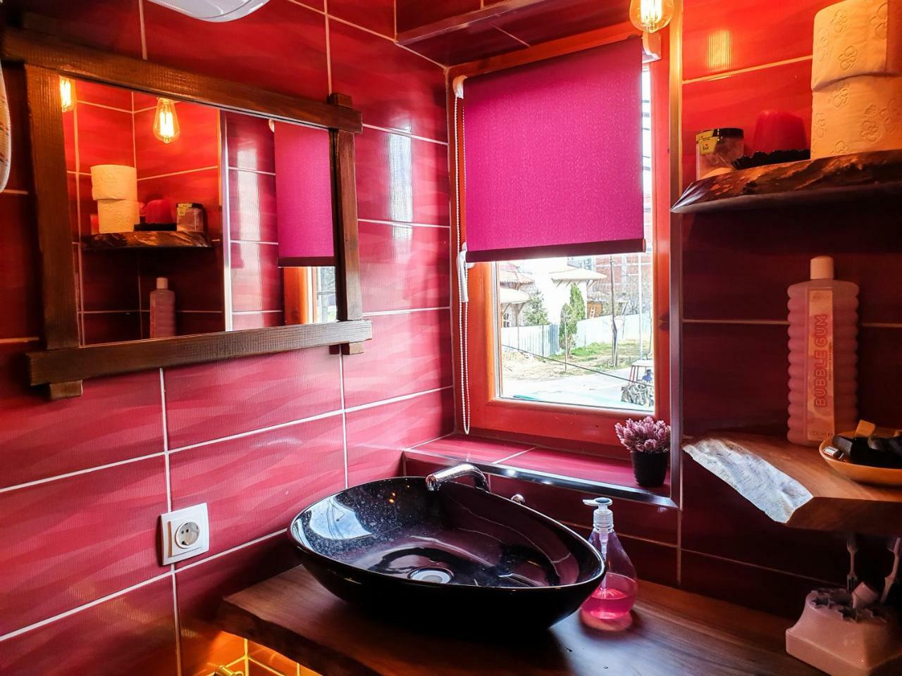 Kulla Dula Guesthouse Gjakova Esterno foto