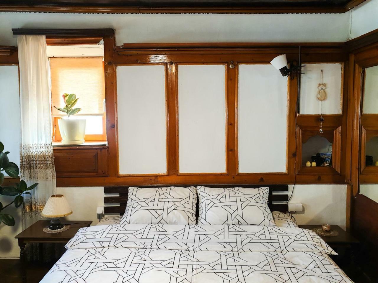 Kulla Dula Guesthouse Gjakova Esterno foto