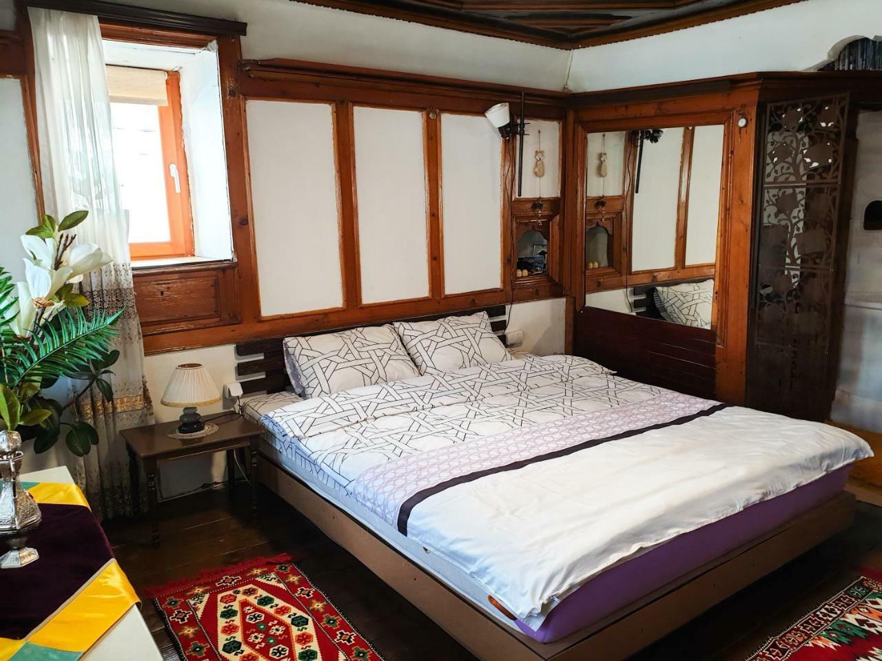 Kulla Dula Guesthouse Gjakova Esterno foto