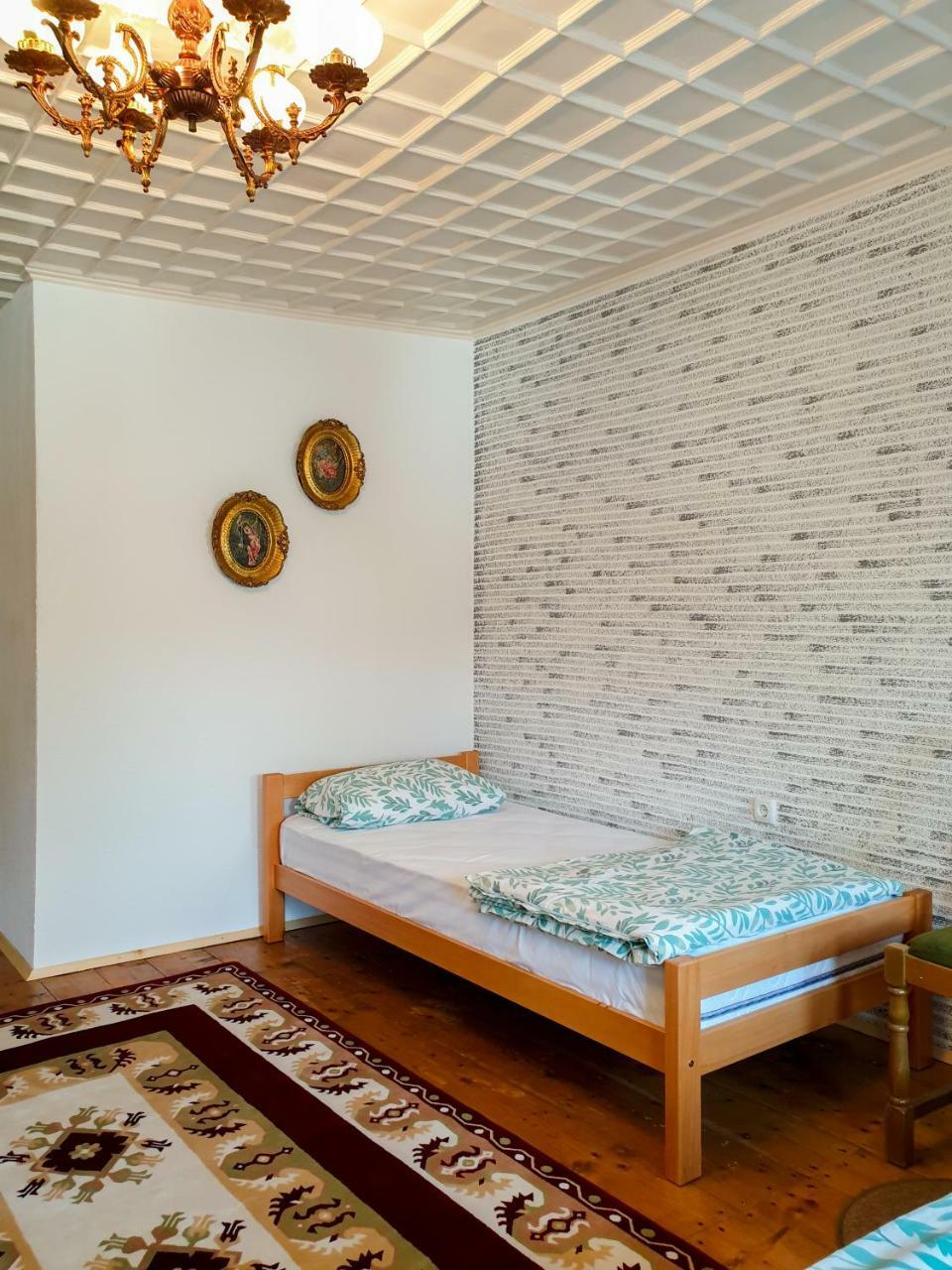Kulla Dula Guesthouse Gjakova Esterno foto